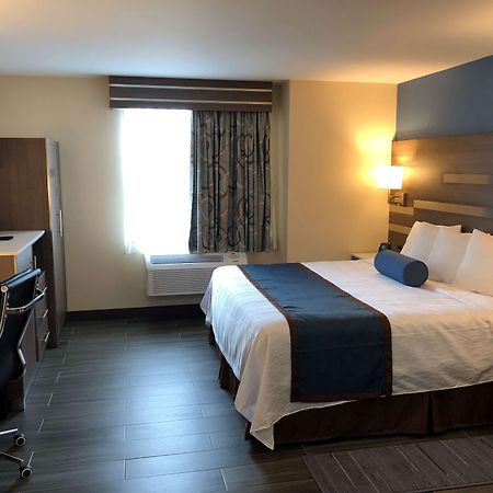 Best Western Plus Stadium Inn New York City Exterior photo