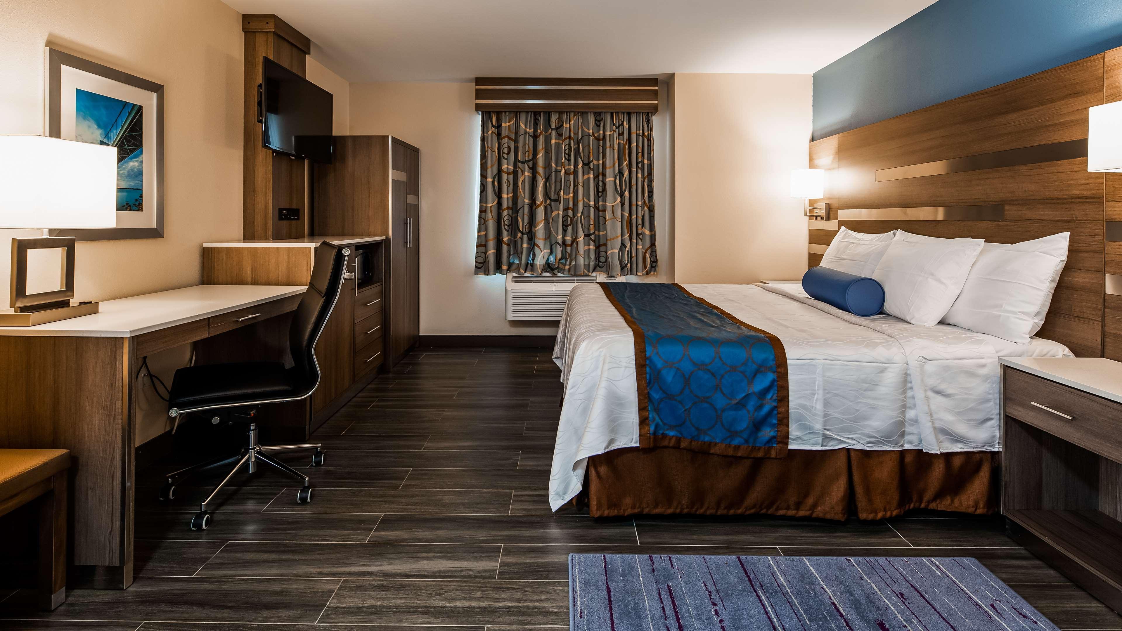 Best Western Plus Stadium Inn New York City Exterior photo