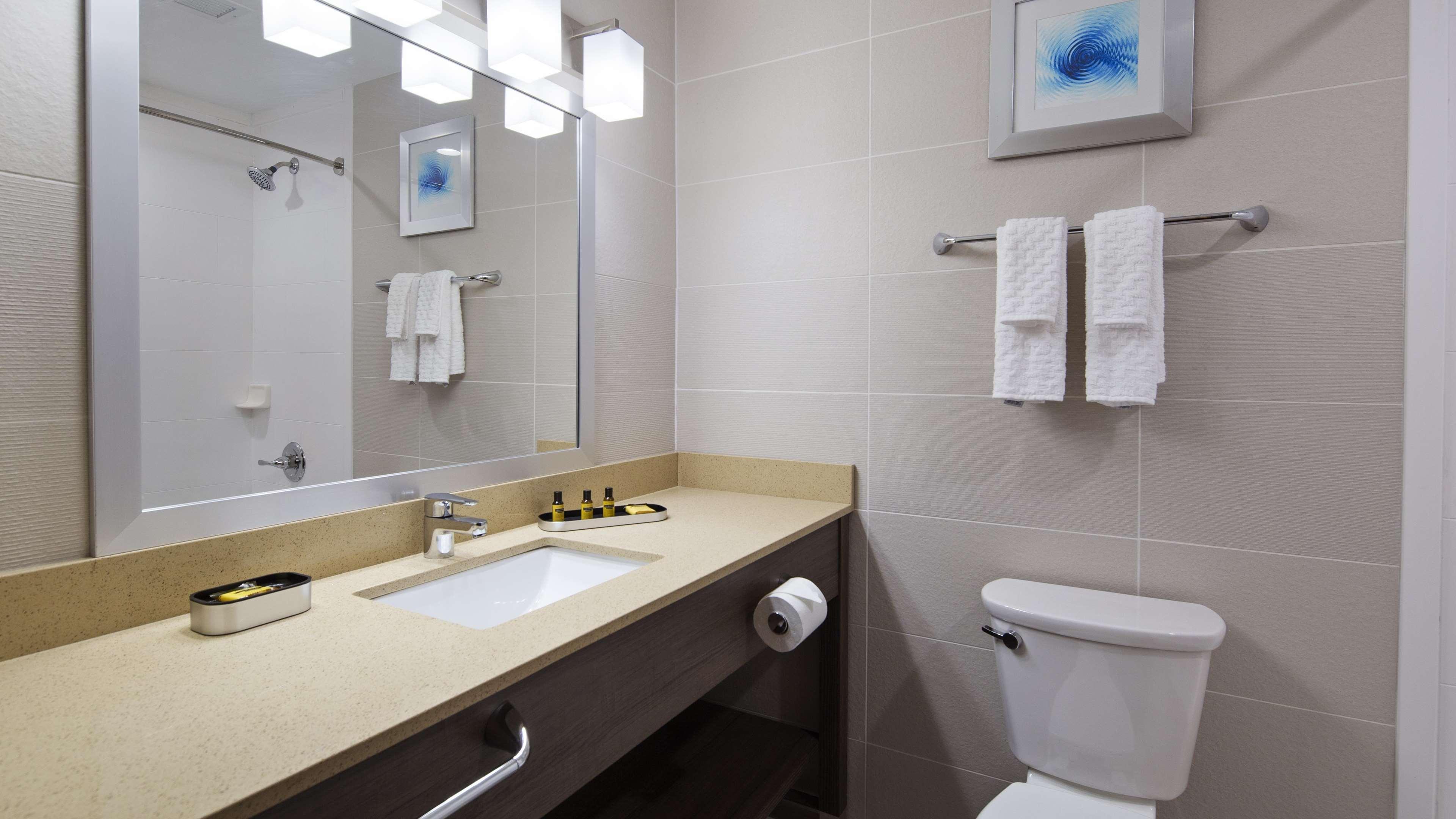 Best Western Plus Stadium Inn New York City Exterior photo