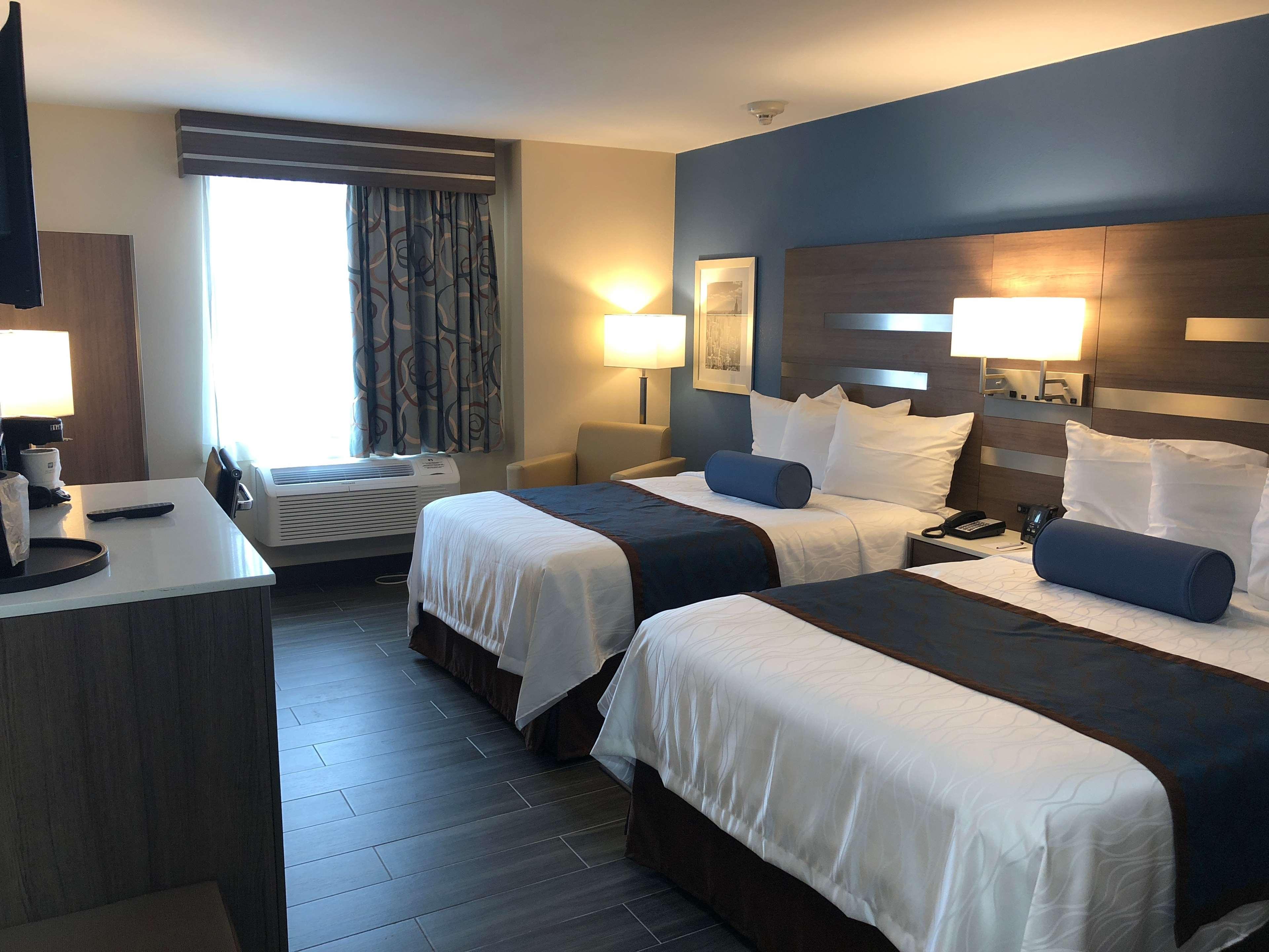 Best Western Plus Stadium Inn New York City Exterior photo