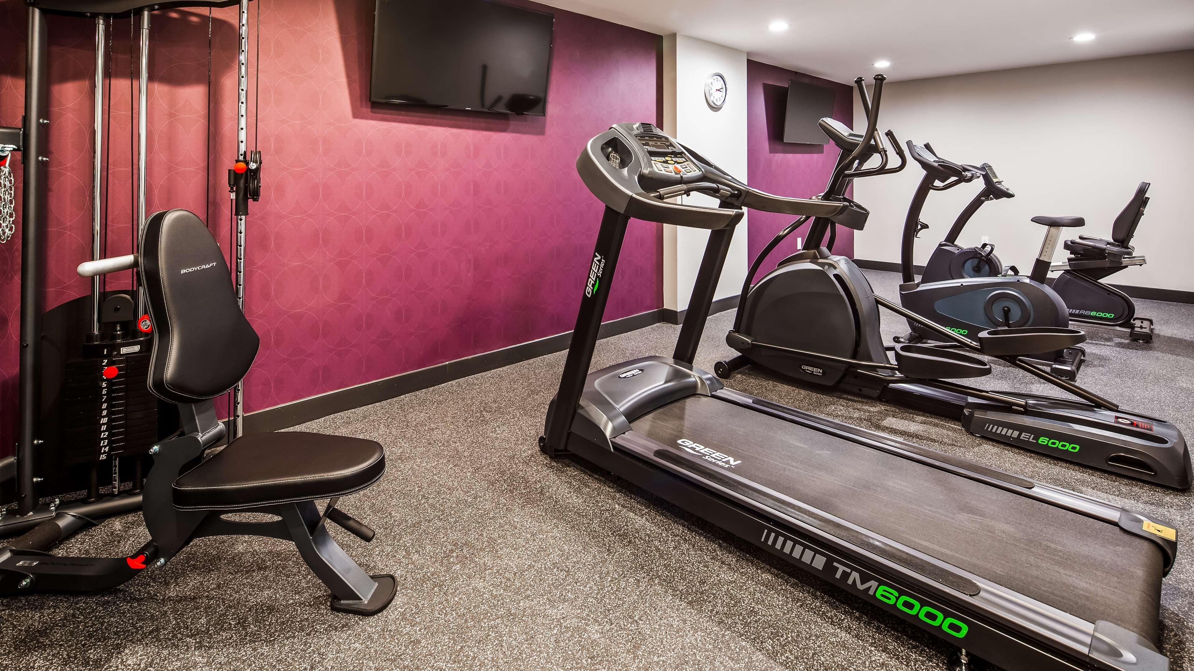 Best Western Plus Stadium Inn New York City Exterior photo